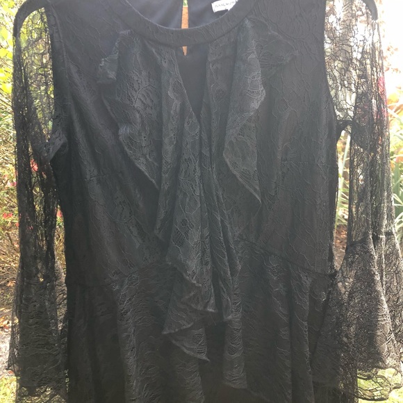 Issac Mizrahi Live black lace long bell sleeve top - Picture 6 of 8